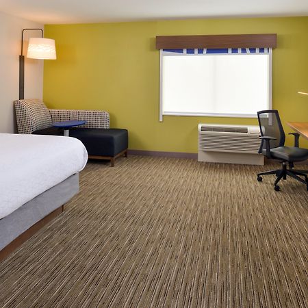Holiday Inn Express & Suites - Ottumwa By Ihg Exterior foto