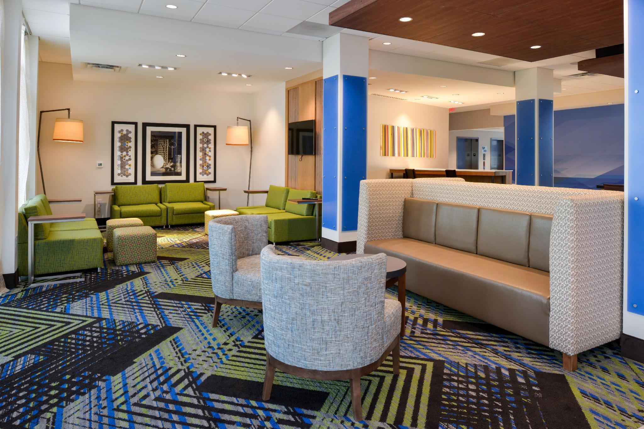 Holiday Inn Express & Suites - Ottumwa By Ihg Exterior foto